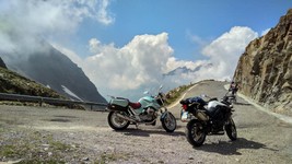 Tornante Gavia.jpg